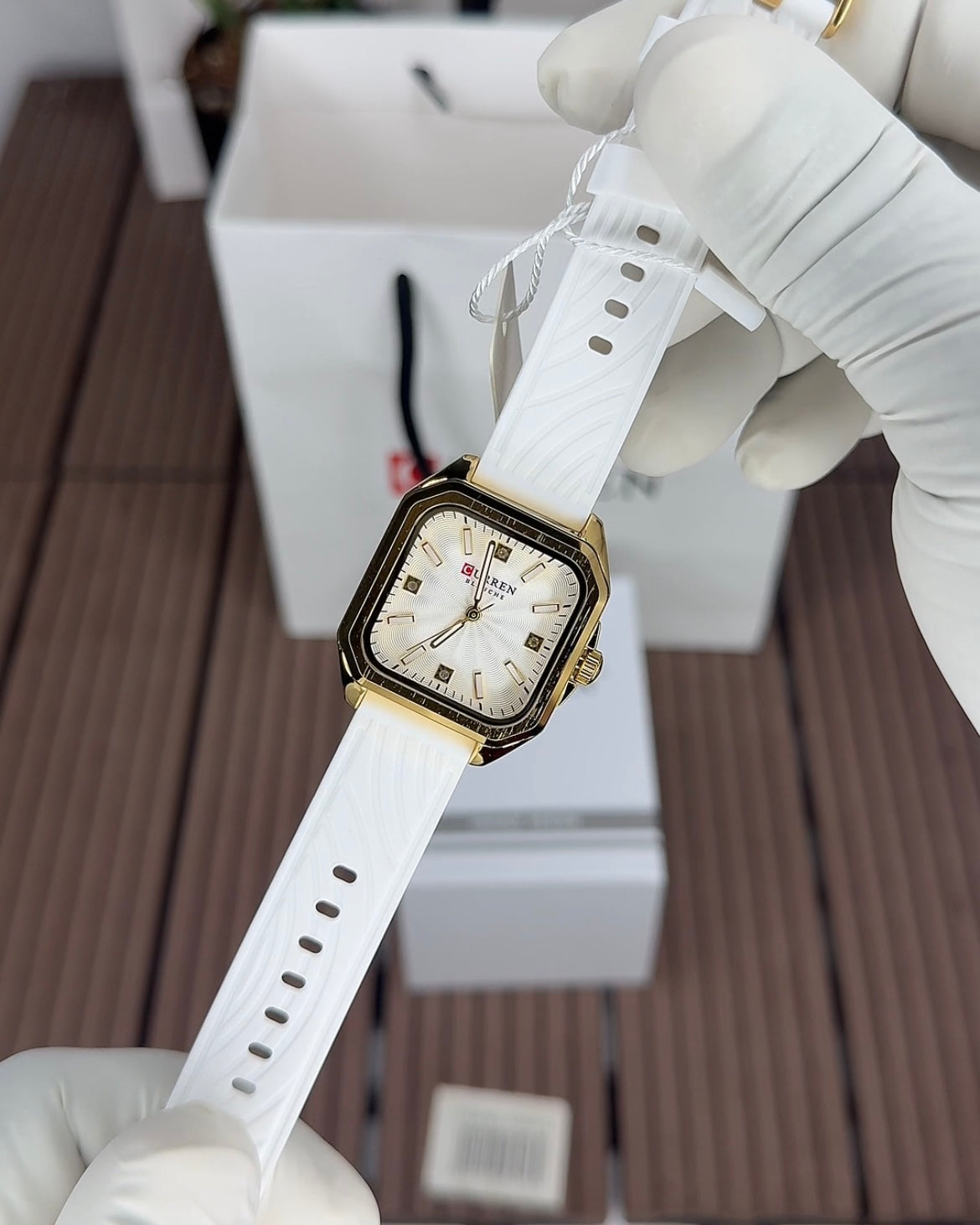 Curren silicone femme