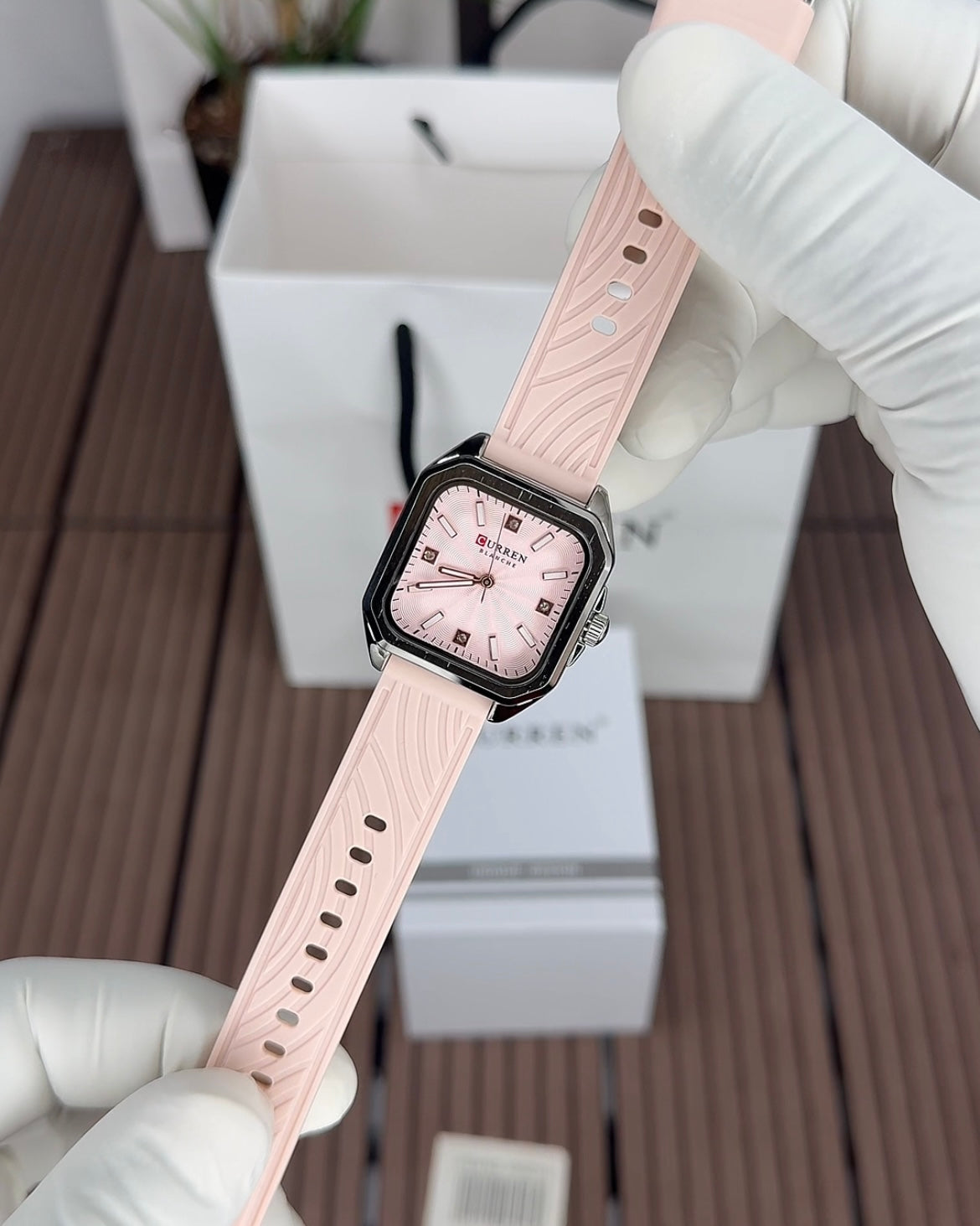 Curren silicone femme